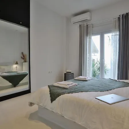 Penthouse & Apartments By The Sea Airport Airstay Artemida  Exterior photo