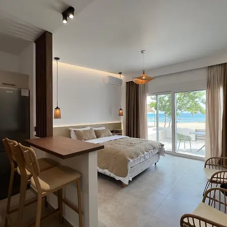 Penthouse & Apartments By The Sea Airport Airstay Artemida  Exterior photo