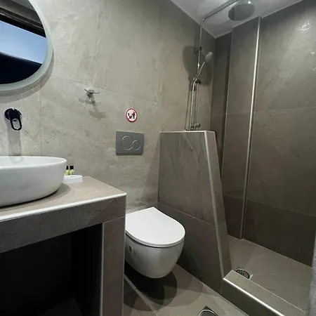 Penthouse & Apartments By The Sea Airport Airstay Artemida  Exterior photo