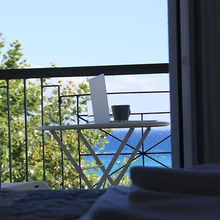 Penthouse & Apartments By The Sea Airport Airstay Artemida  Exterior photo