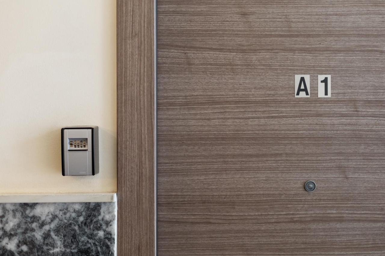 Penthouse & By The Sea Airport Airstay Apartment