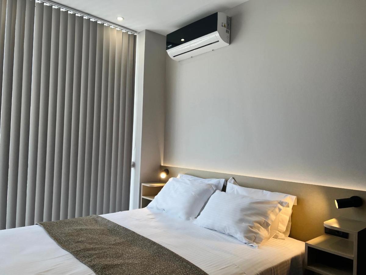 Penthouse & By The Sea Airport Airstay