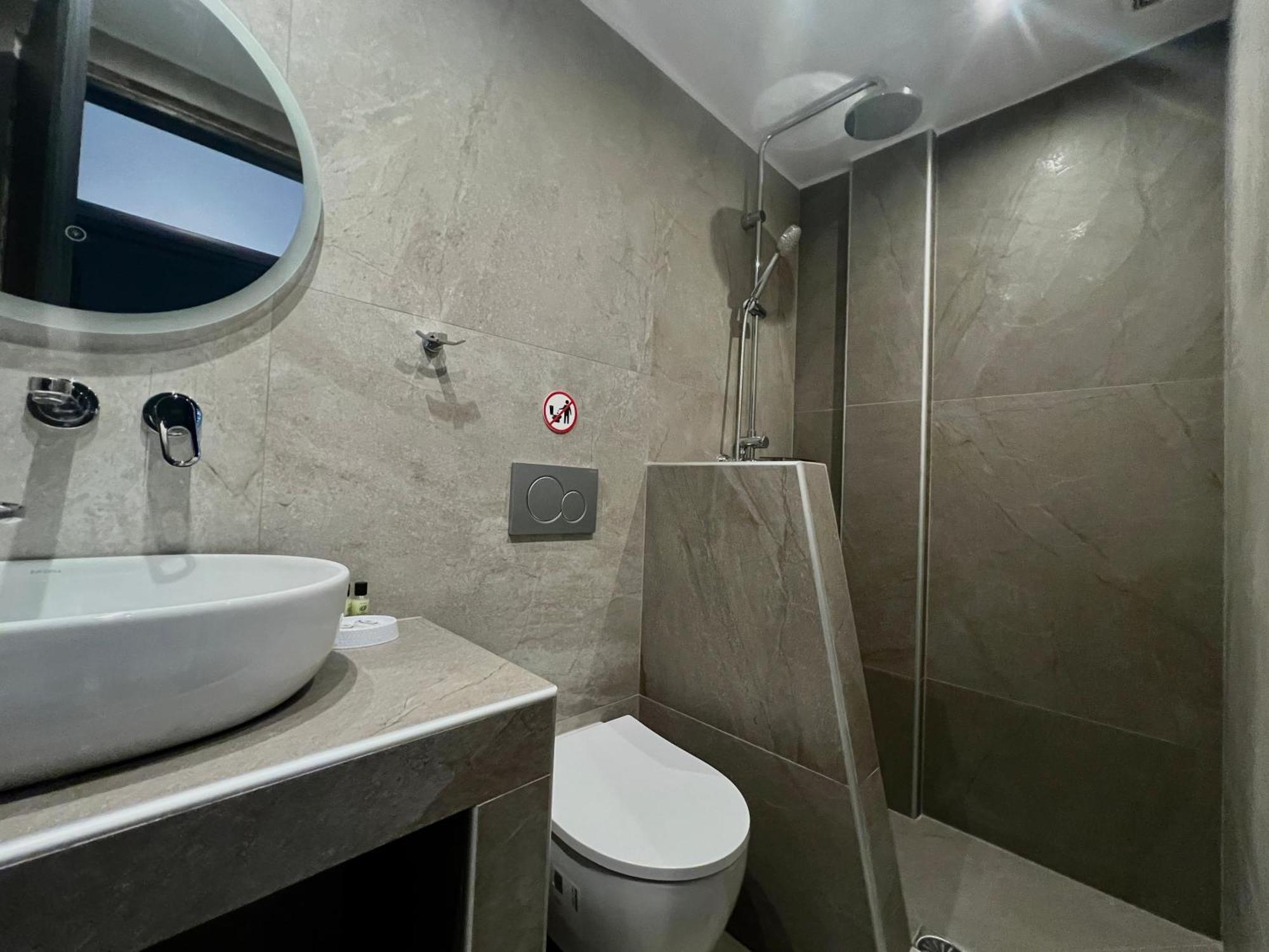 Penthouse & By The Sea Airport Airstay